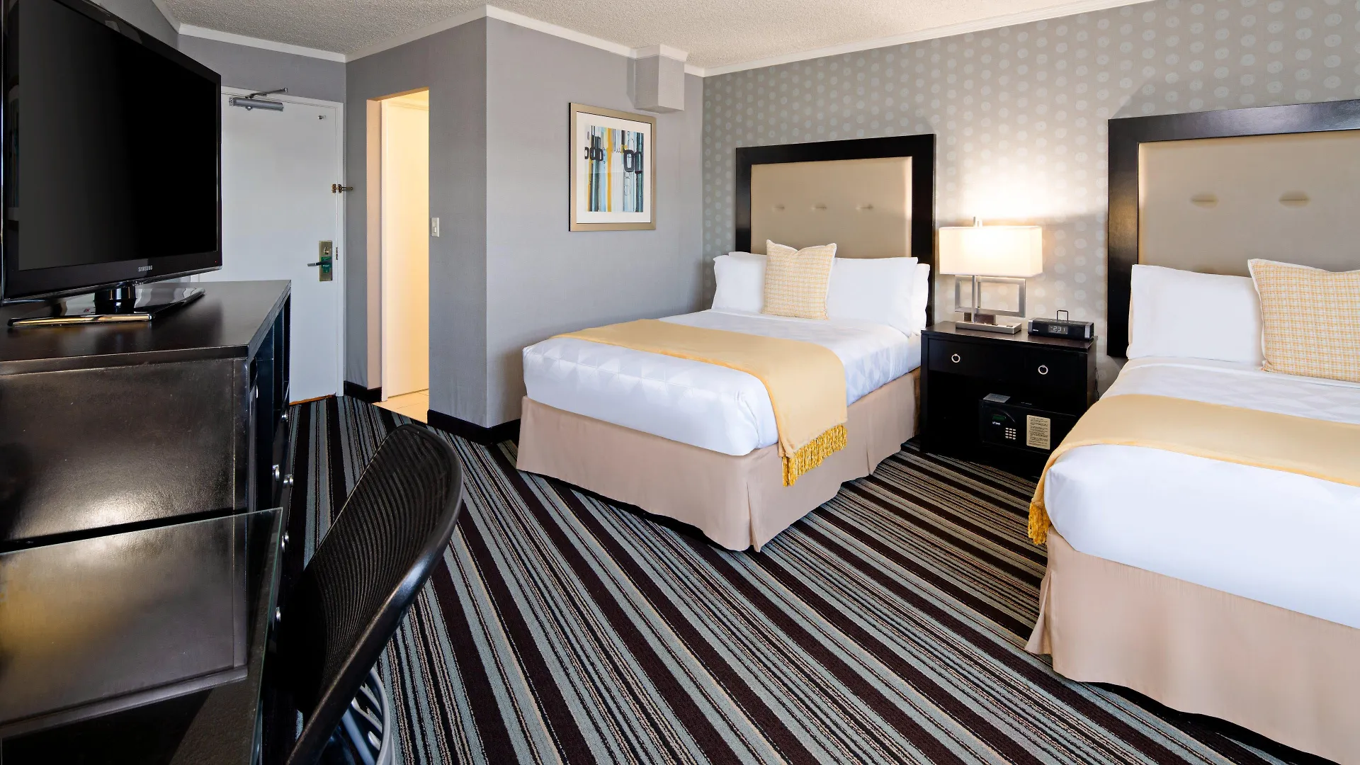 Holiday Inn Long Beach - Airport By Ihg Hotel