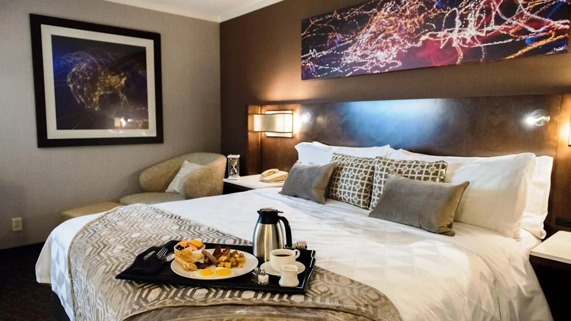 Holiday Inn Long Beach - Airport By Ihg Hotel