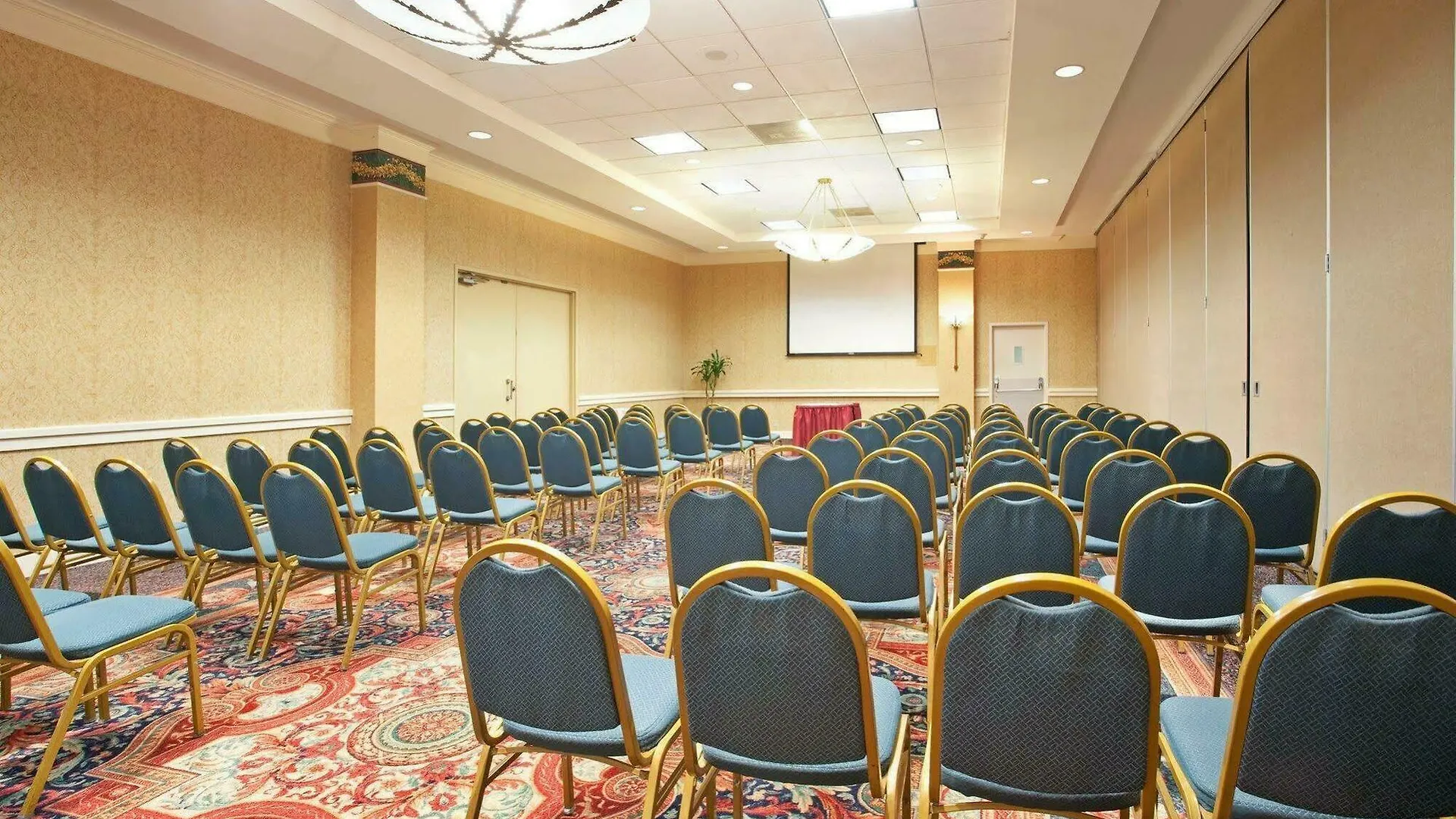 Holiday Inn Long Beach - Airport By Ihg 3*,  United States